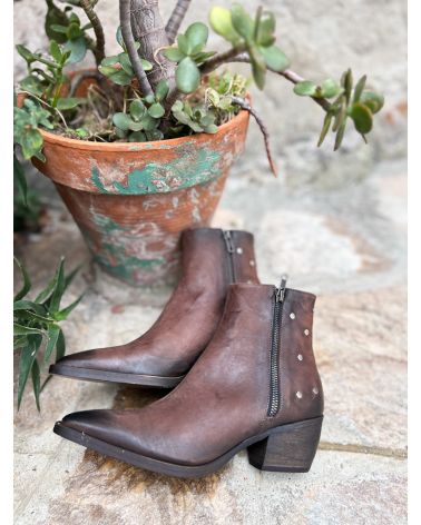 Bottines santiags marron vieilli et rivets - LITTLE LA SUITE