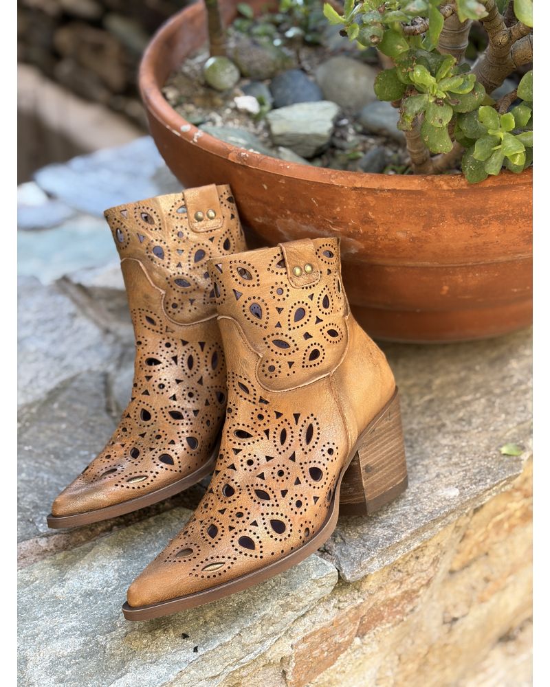 Bottines cuir perforé cognac - LITTLE LA  SUITE