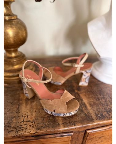 Sandales talon bloc imprimé rétro - LES VENUES